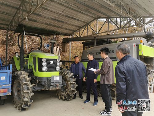 農機審批送上門，貼心服務助春耕——崇義縣行政審批局創新服務模式，打通農機服務“最后一公里”